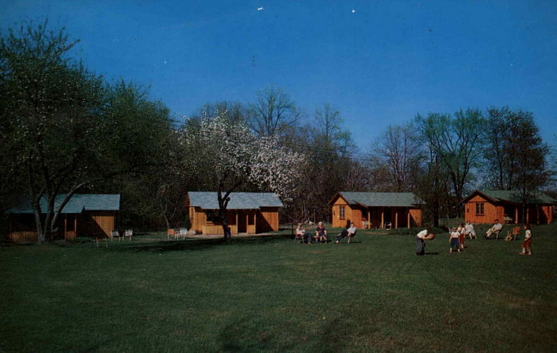 Pennellwood Resort - Vintage Postcard